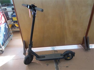 08/2025/11 - 02 monopattini elettrici usati sprovvisti di caricabatteria e/o accessori